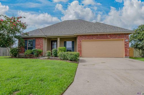 9144 Kanawha Ct, Denham Springs, LA, 70726 | Card Image