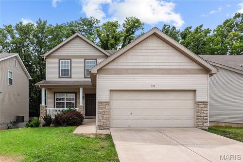 526 Springhurst Pkwy, O Fallon, MO, 63368-7450 | Card Image