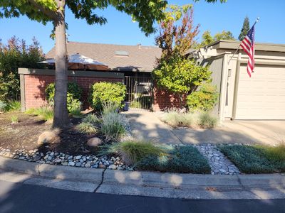 8915 Bluff Ln, Condo with 2 bedrooms, 2 bathrooms and null parking in Fair Oaks CA | Image 2