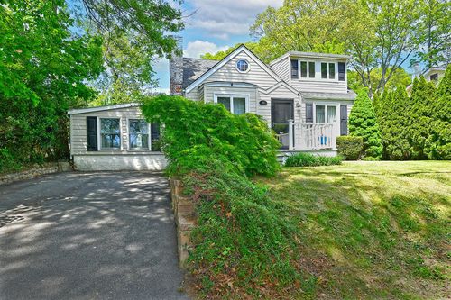 57 Hunters Ln, Huntingtn Sta, NY, 11746-3934 | Card Image