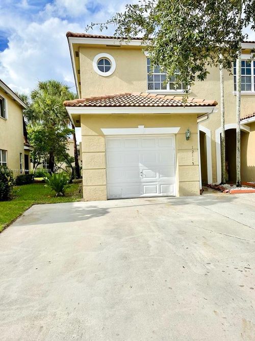 12115 Sw 5th Ct, Pembroke Pines, FL, 33025-5923 | Card Image