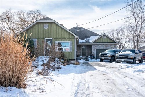 30 Cecil St, Saint Catharines, ON, L2N4B2 | Card Image