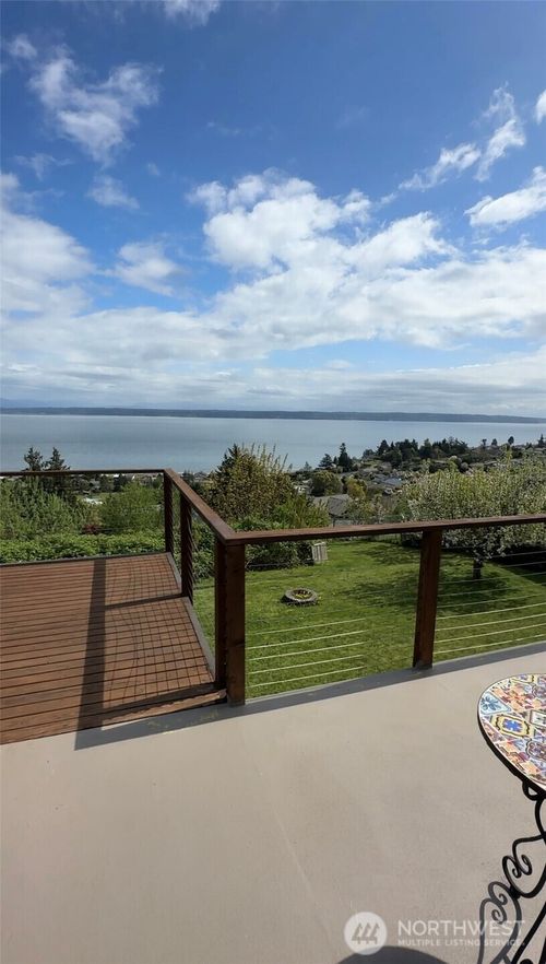 mil-1435 Crestview Dr, Camano Island, WA, 98282-8308 | Card Image