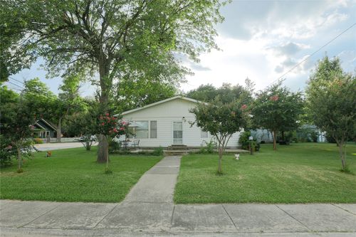 422 Smith St, Grapevine, TX, 76051-5445 | Card Image