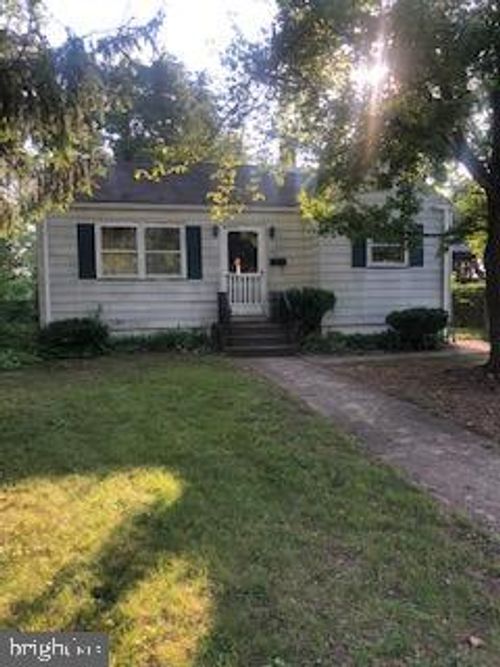 507 Lee Ave, Beverly, NJ, 08010-1017 | Card Image