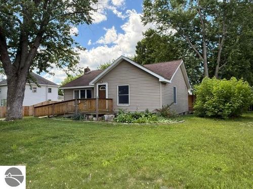 210 S Pine Street, Marion, MI, 49665 | Card Image