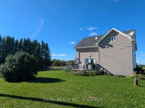 1105 Glackmeyer Concession Rd, Cochrane, ON, P0L1C0 | Card Image