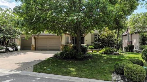 4209 W 114th St, Leawood, KS, 66211-1317 | Card Image