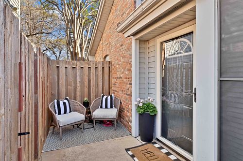 2577 Shady Ridge Dr, Bedford, TX, 76021-4525 | Card Image