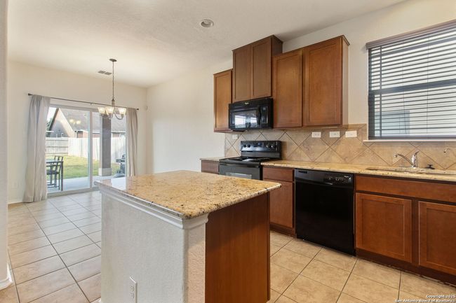 10210 Fossil Vly, House other with 3 bedrooms, 3 bathrooms and null parking in San Antonio TX | Image 6