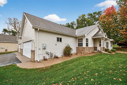 2099 Albemarle Ct N, Roseville, MN, 55113-6678 | Card Image