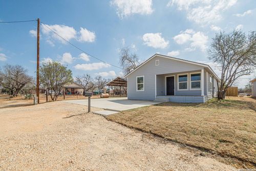 508 Hickory St, Jourdanton, TX, 78026-3926 | Card Image