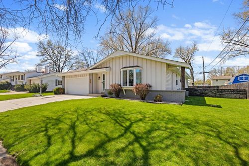 1448 Cottonwood Drive, Waukesha, WI, 53189 | Card Image