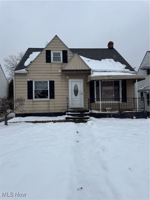 19309 Beverly Ave, Maple Heights, OH, 44137-2304 | Card Image