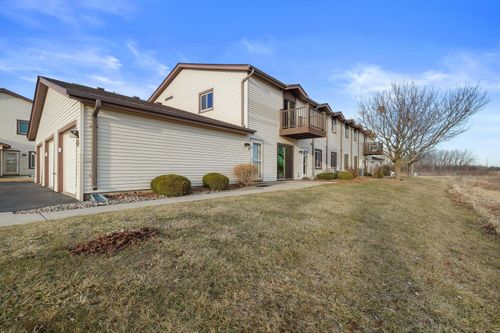 7220 Mariner Dr, Mount Pleasant, WI, 53406-3884 | Card Image
