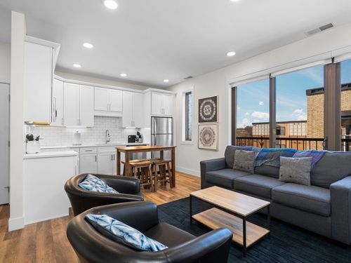 131 E 8th St, Traverse City, MI, 49684-2677 | Card Image