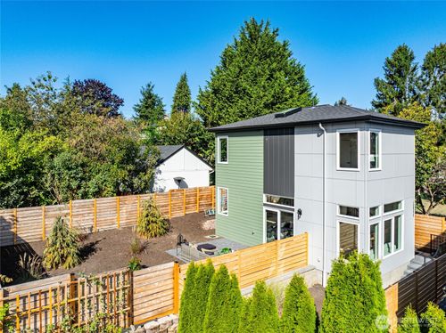 3-12037 Fremont Ave N, Seattle, WA, 98133 | Card Image