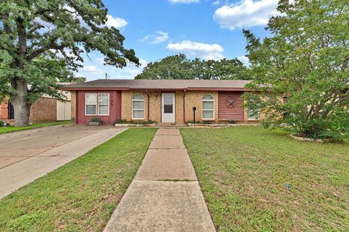 1125 Hillwood Dr, Lewisville, TX, 75067-5021 | Card Image