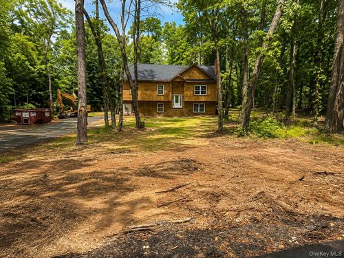 2 James Ct, Port Jervis, NY, 12771-3143 | Card Image