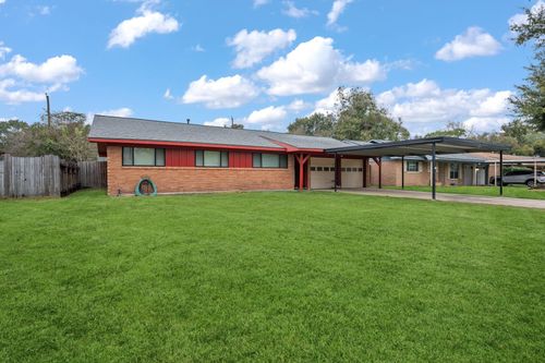 2803 Newcastle Dr, Baytown, TX, 77521-4524 | Card Image