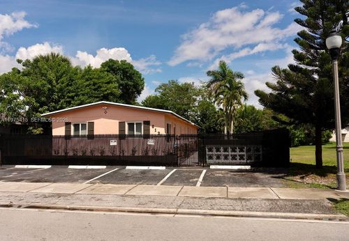 612 Nw 10th Ter, Fort Lauderdale, FL, 33311-8065 | Card Image