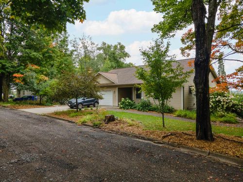 511 3rd St, Alpha, MI, 49902-5116 | Card Image