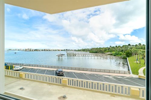 apt-212c-100 Bluff View Dr, BELLEAIR BLUFFS, FL, 33770-1353 | Card Image
