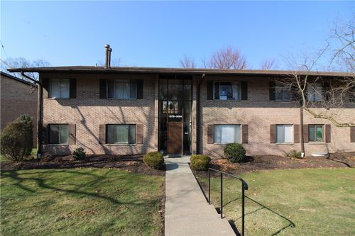 5079 Sanlin Dr, Coraopolis, PA, 15108-2878 | Card Image