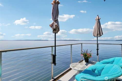 316-3717 Beach Dr Sw, Seattle, WA, 98116-3057 | Card Image