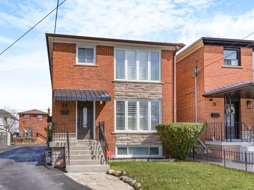 33 Everett Cres, East York, ON, M4C4P4 | Card Image