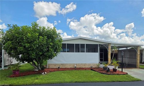 613 Friendly Pl, NORTH FORT MYERS, FL, 33917 | Card Image