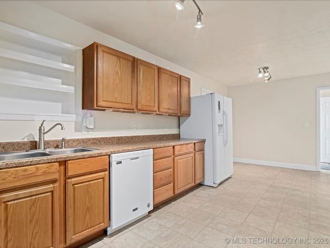 109 N Gertrude St, House other with 3 bedrooms, 2 bathrooms and null parking in Copan OK | Image 20