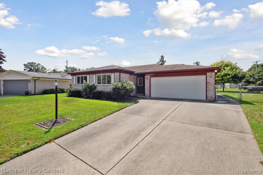 Jamison St, Livonia, MI 48154