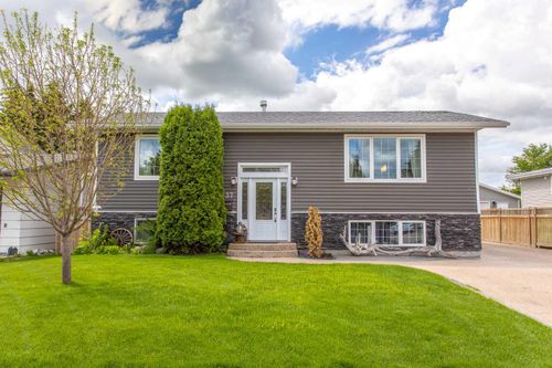 37 Northstar Dr, Lacombe, AB, T4L1R7 | Card Image