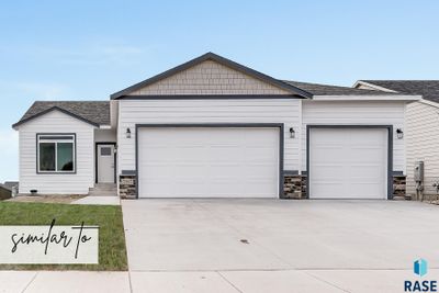 5313 Lumin St, House other with 3 bedrooms, 2 bathrooms and null parking in Sioux Falls SD | Image 1