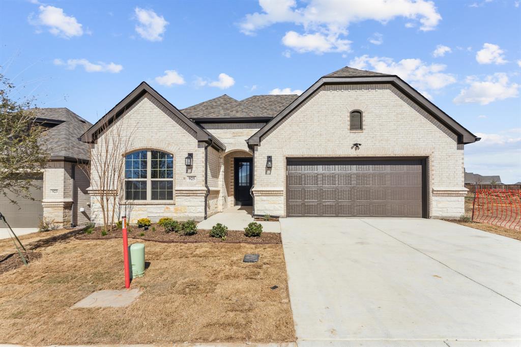 Capella Ln, Mansfield, TX 76063