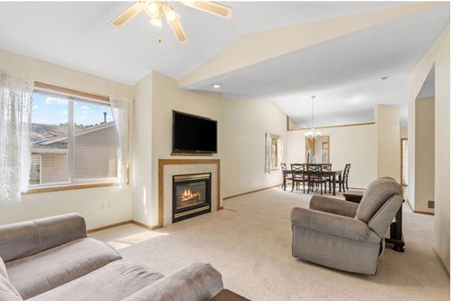 940 105th Ave Nw, Coon Rapids, MN, 55433-6510 | Card Image