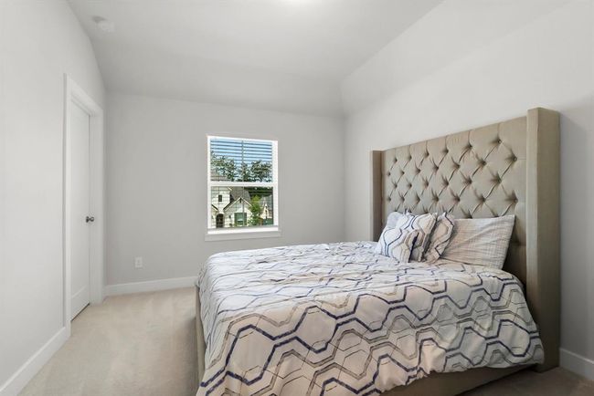 Upstairs secondary bedroom | Image 27
