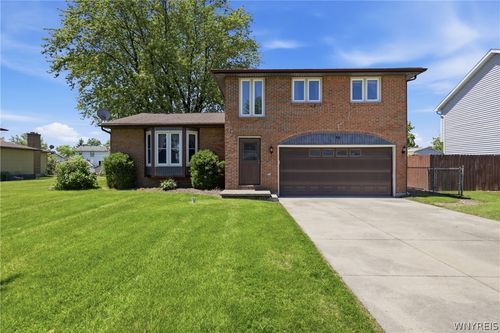 44 Queens Drive, Grand Island, NY, 14072 | Card Image