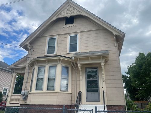 82 Jefferson Ave, Pawtucket, RI, 02860-3749 | Card Image