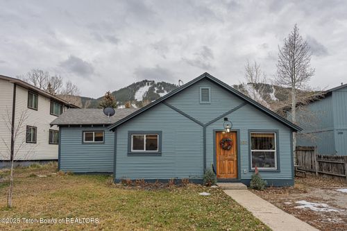 360 E Pearl Ave, Jackson, WY, 83001-8407 | Card Image