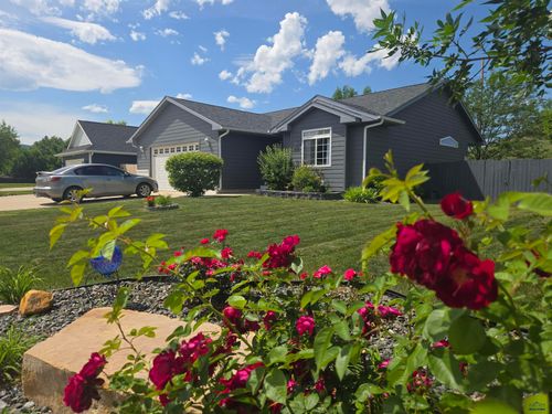 8770 Steamboat Ln, Summerset, SD, 57769-6212 | Card Image