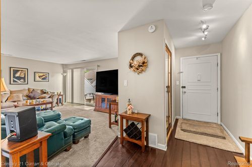 apt-22-8309 Colony Dr, Grosse Ile, MI, 48138-1735 | Card Image