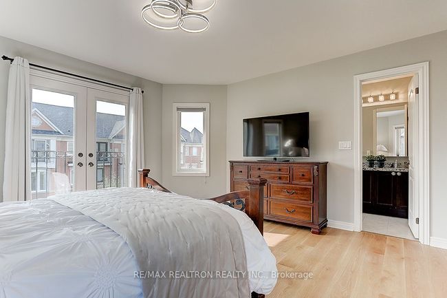 2 Henry Peters Lane, House attached with 3 bedrooms, 3 bathrooms and null parking in Vaughan ON | Image 21