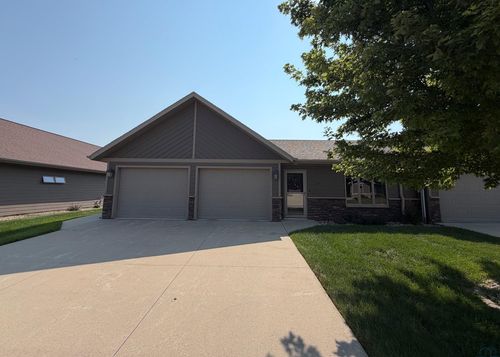 319 24th Ave, Sheldon, IA, 51201-1762 | Card Image