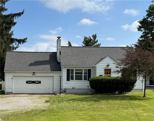 442 N Hambden St, Chardon, OH, 44024-1128 | Card Image