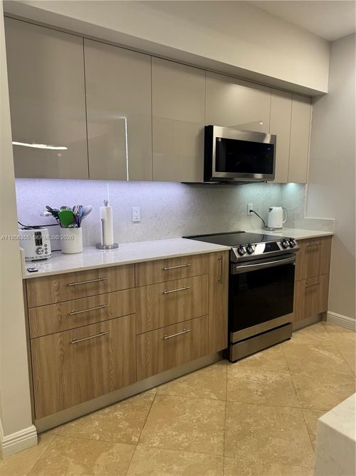unit-2005w-1745 E Hallandale Beach Blvd, Hallandale Beach, FL, 33009-4666 | Card Image