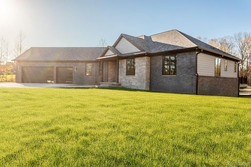 16637 Kings Fairway Ln, Grand Blanc, MI, 48439 | Card Image