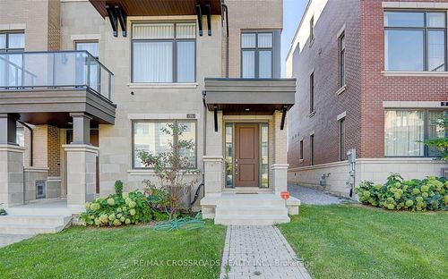 35 Carrville Woods Cir, Vaughan, ON, L6A4Z6 | Card Image