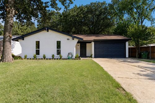 11412 Small Dr, Balch Springs, TX, 75180-2730 | Card Image